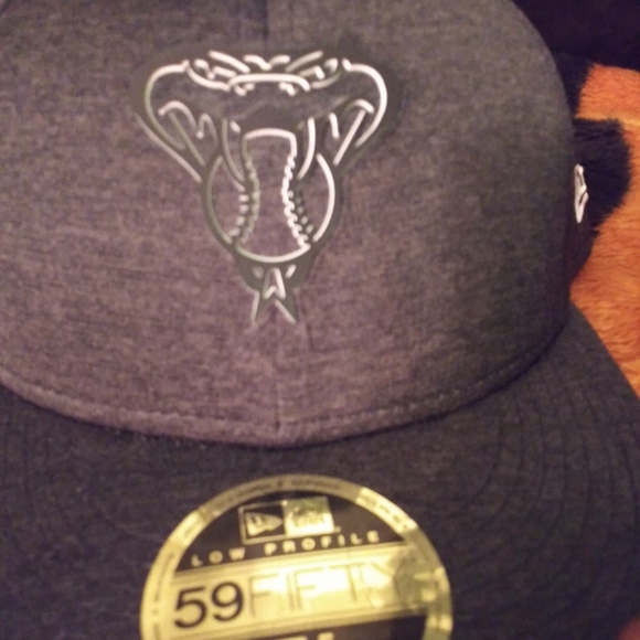 Caps - Picture 4 of 8